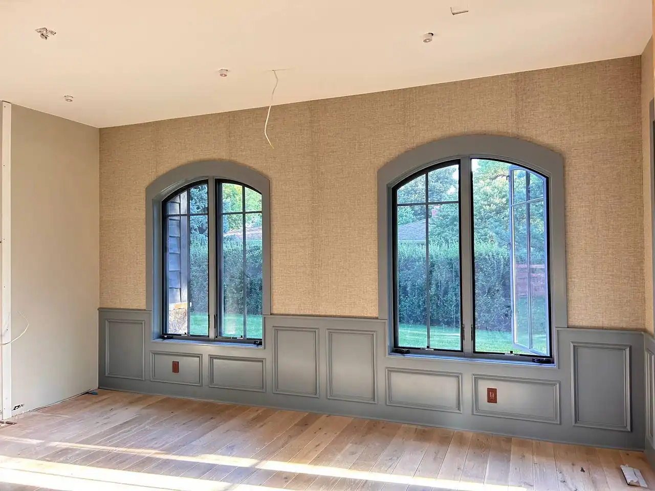 Professional wallcovering installation service